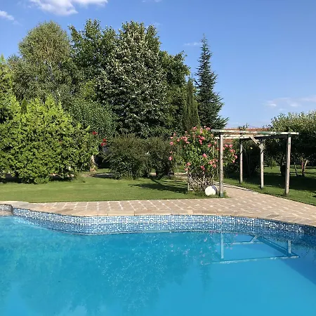 Guest house Galeria In The Garden