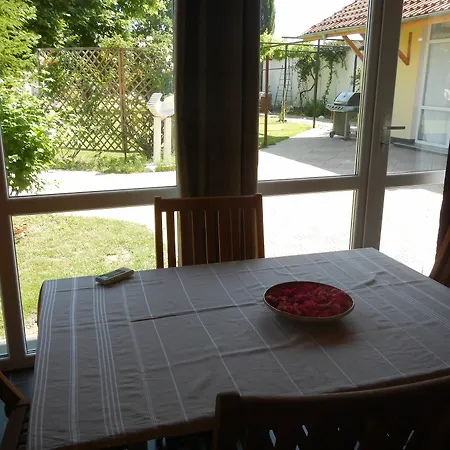 Galeria In The Garden Guest house 3*
