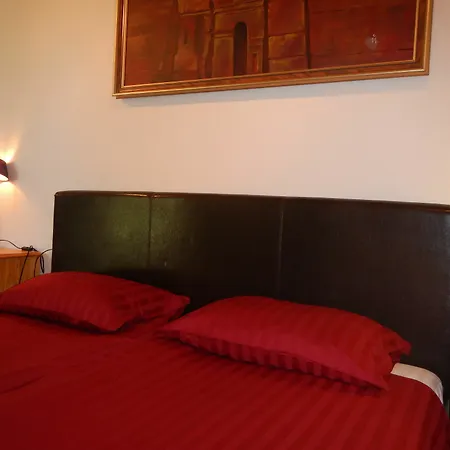 Pensiune Galeria In The Garden 3*